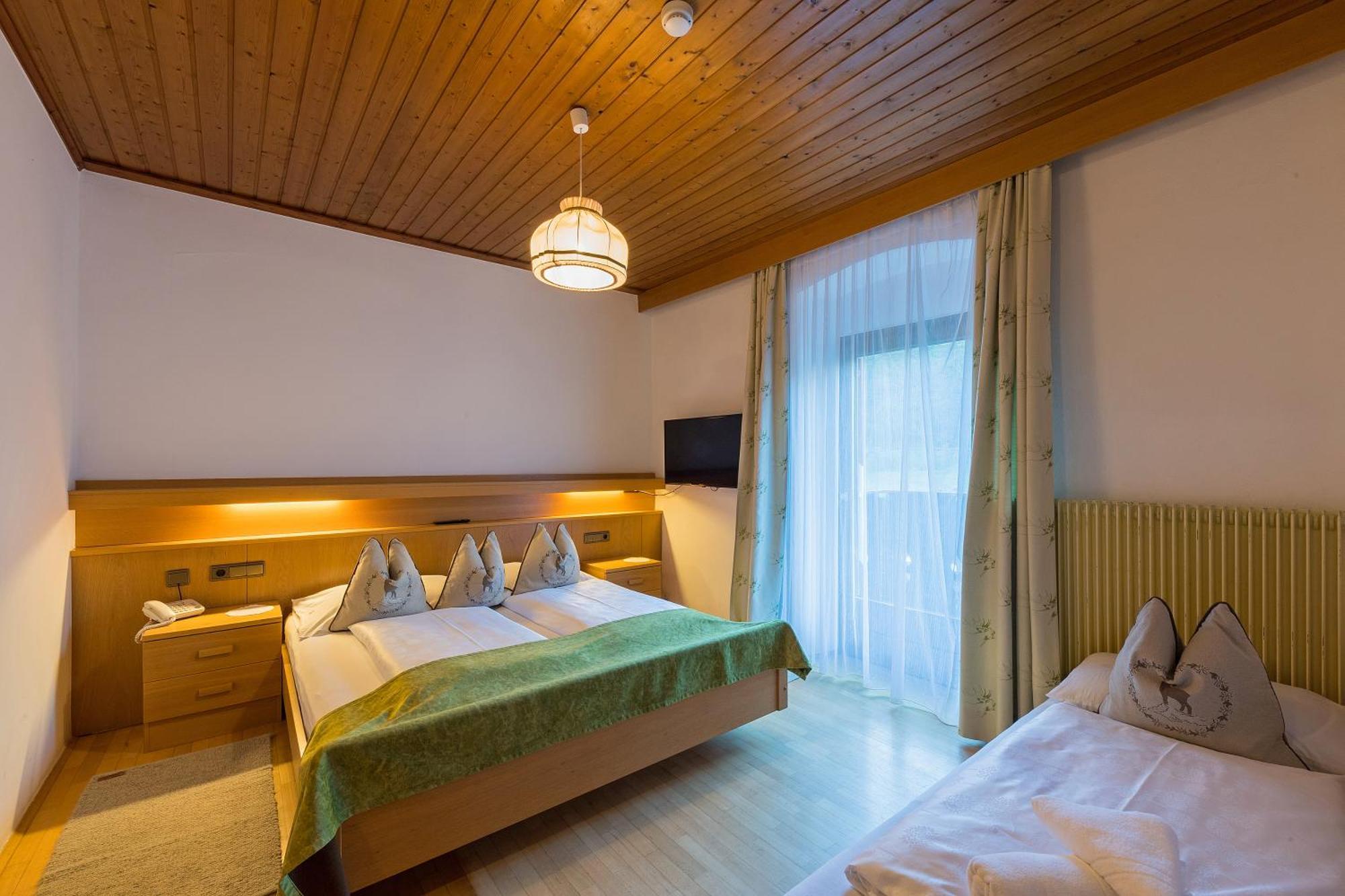 Alpin Natur Hotel Brueckele 布拉伊埃斯 外观 照片