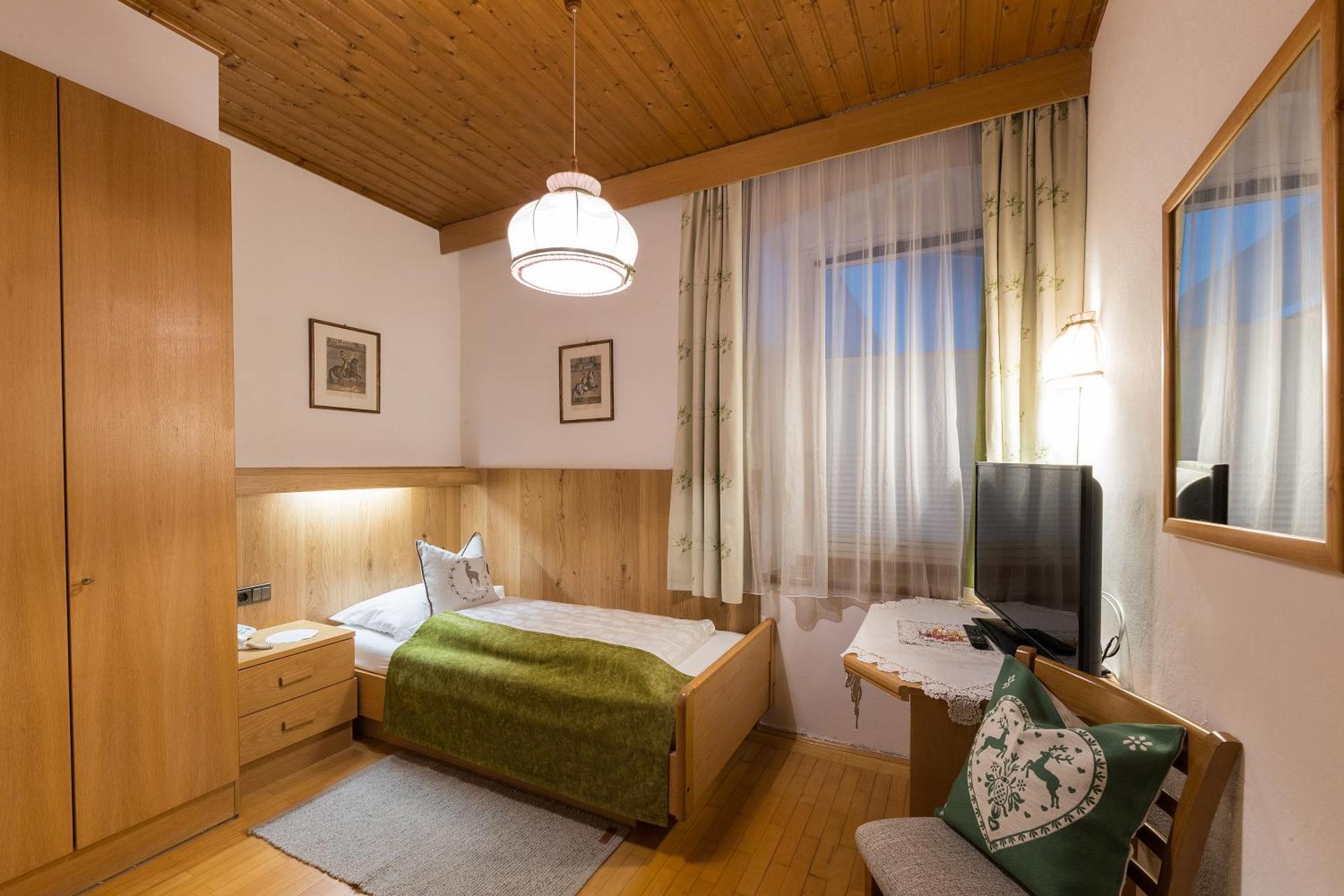 Alpin Natur Hotel Brueckele 布拉伊埃斯 外观 照片